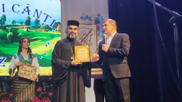 Pr. Mihai Cobziuc și prof. univ. dr. Ștefan Purici au primit titlul de „Omul Anului – 2025”, la Cernăuți