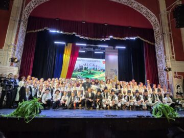 Pr. Mihai Cobziuc și prof. univ. dr. Ștefan Purici au primit titlul de „Omul Anului – 2025”, la Cernăuți