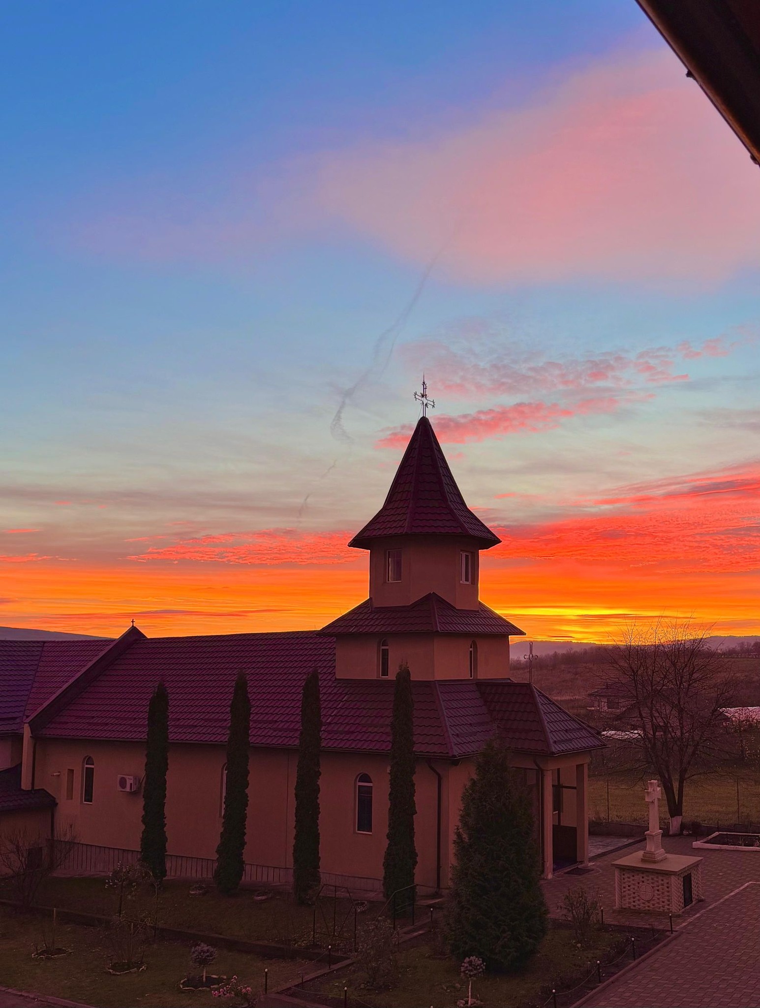 Hramul Parohiei „Sfântul Apostol Andrei” din Fălticeni, sărbătoarea unei comunități care trăiește credința zi de zi