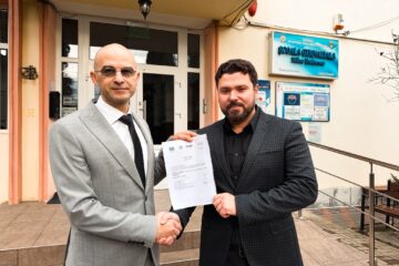 Primarul din Rădăuți, Bogdan Loghin, a semnat contractul de 2,1 milioane de euro pentru consolidarea și extinderea Școlii „Mihai Eminescu” Primarul din Rădăuți, Bogdan Loghin, a semnat contractul de 2,1 milioane de euro pentru consolidarea și extinderea Școlii „Mihai Eminescu”