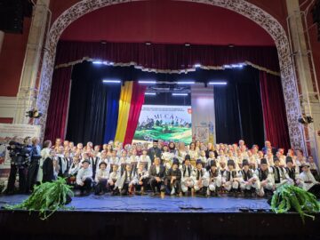 Pr. Mihai Cobziuc și prof. univ. dr. Ștefan Purici au primit titlul de „Omul Anului – 2025”, la Cernăuți