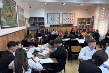 Despre bac, Bacovia și bucuria de a fi profesor: întâlnirea profesorilor de limba română la Liteni Despre bac, Bacovia și bucuria de a fi profesor: întâlnirea profesorilor de limba română la Liteni