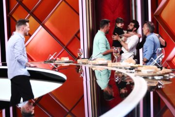 Constantin Popescu și fiica sa Eva au impresionat juriul de la „Chefi la cuțite” cu un borș de fasole cu afumătură în bol de pâine și cu clătite