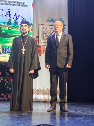 Pr. Mihai Cobziuc și prof. univ. dr. Ștefan Purici au primit titlul de „Omul Anului – 2025”, la Cernăuți