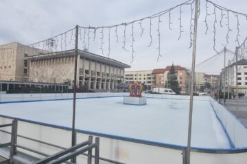 Tarifele cu care va funcționa patinoarul artificial din centrul Sucevei Tarifele cu care va funcționa patinoarul artificial din centrul Sucevei