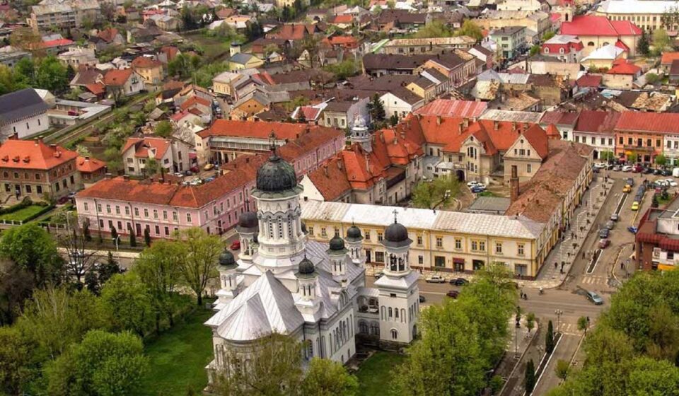 Haos urbanistic la Rădăuți: două PUZ-uri controversate și un PUG prelungit nelegal