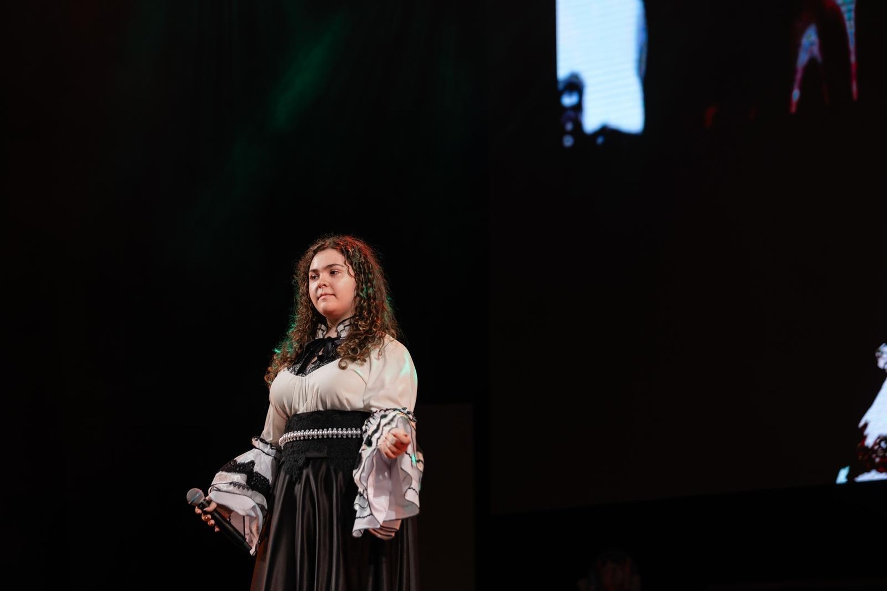 Iarina Căpușneac, ștefanista care impresionează cu vocea sa