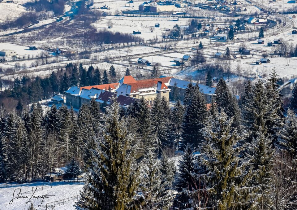 Colegiul Militar din Câmpulung a aniversat 101 ani Colegiul Militar din Câmpulung a aniversat 101 ani