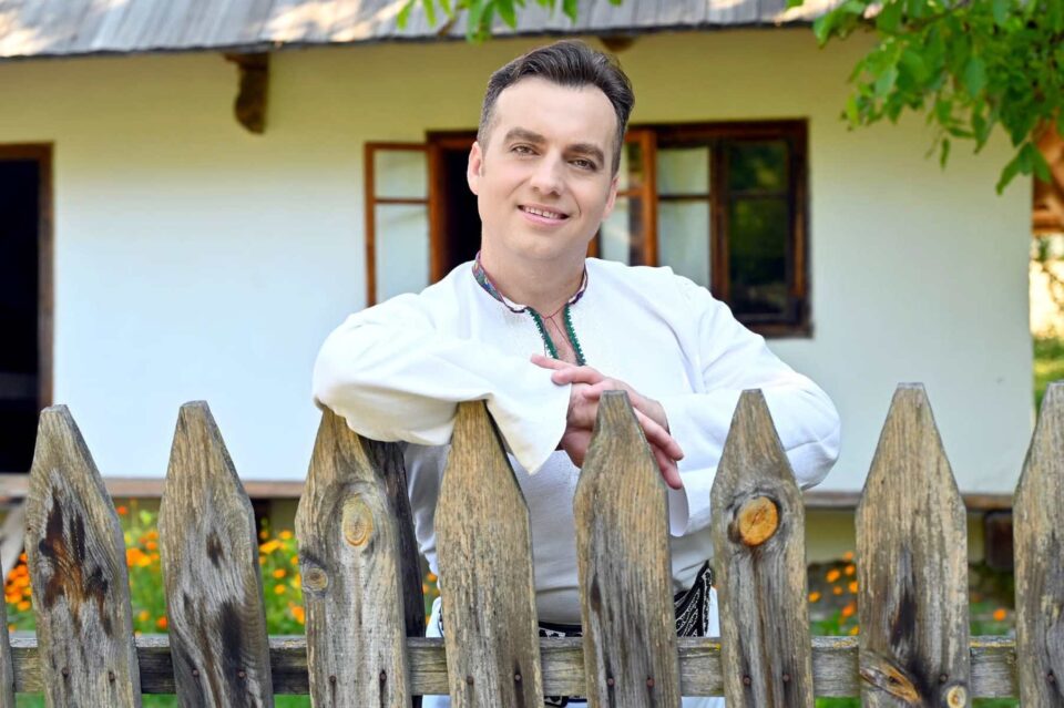 Solistul vocal Nicolae Vieru, primul doctor în ştiinţe ale educaţiei din cadrul Ansamblului Artistic ,,Ciprian Porumbescu” Suceava