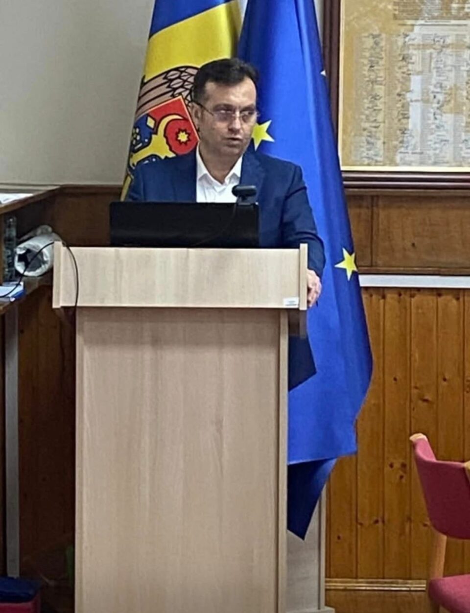 Solistul vocal Nicolae Vieru, primul doctor în ştiinţe ale educaţiei din cadrul Ansamblului Artistic ,,Ciprian Porumbescu” Suceava