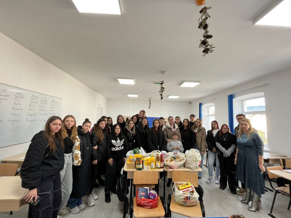 Lecție de generozitate a elevilor și profesorilor de la „Dragoș Vodă” Câmpulung