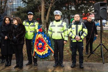 Ziua Bucovinei a fost sărbătorită la Rădăuți cu o ceremonie la ansamblul statuar al Flondorilor. Mesajul lui Bogdan Loghin: „Trebuie să fim un exemplu pentru copiii și elevii din municipiul nostru”