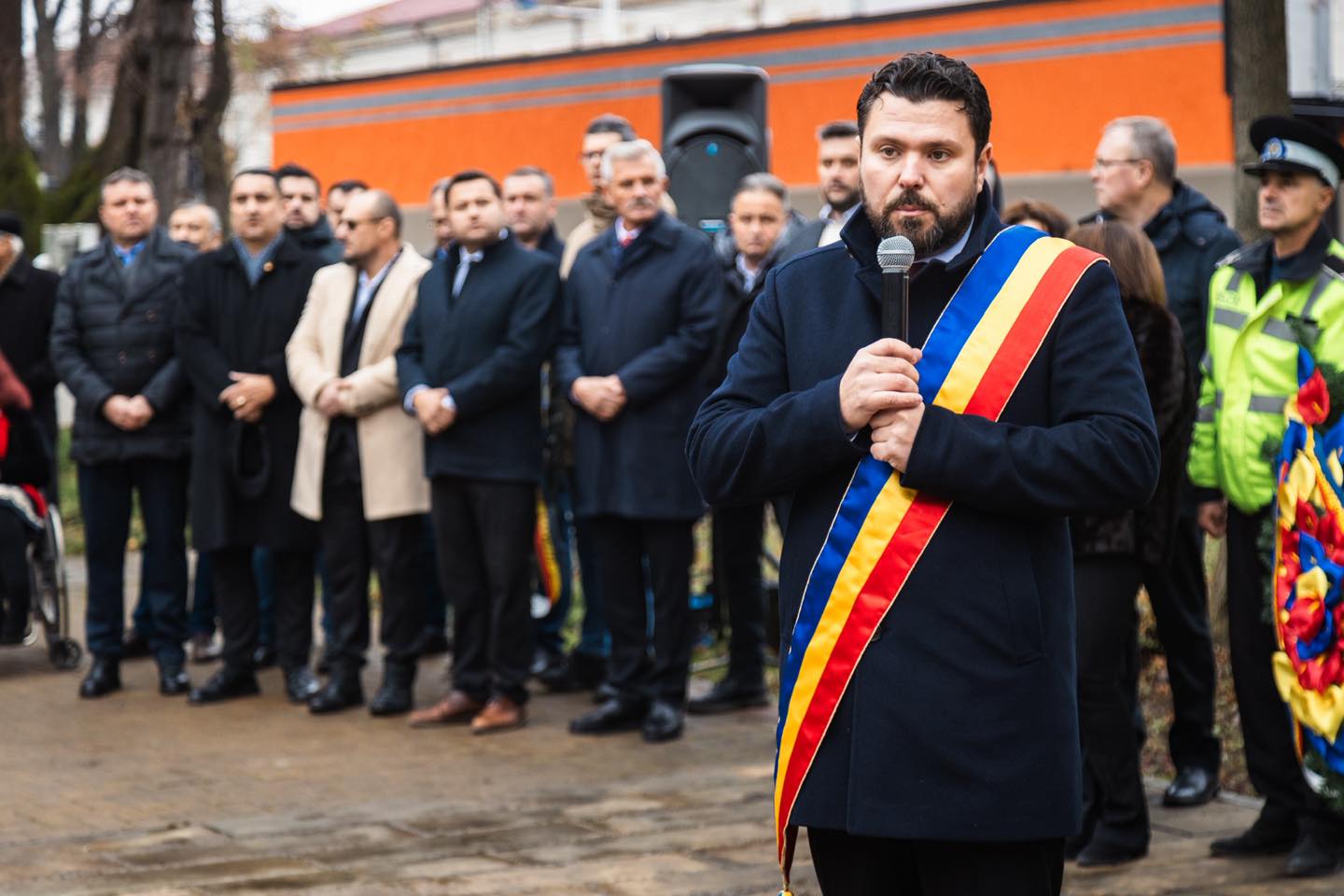 Ziua Bucovinei a fost sărbătorită la Rădăuți cu o ceremonie la ansamblul statuar al Flondorilor. Mesajul lui Bogdan Loghin: „Trebuie să fim un exemplu pentru copiii și elevii din municipiul nostru”