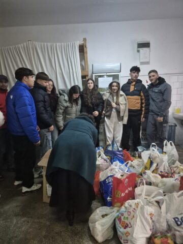 Lecție de generozitate a elevilor și profesorilor de la „Dragoș Vodă” Câmpulung