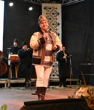 Artiști suceveni au onorat Ziua Bucovinei cu un spectacol folcloric autentic