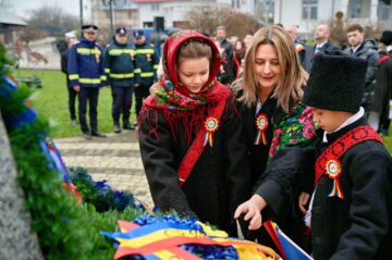 Ziua Bucovinei a fost sărbătorită „Cu dragoste de neam și țară” în orașul Vicovu de Sus