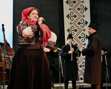 Artiști suceveni au onorat Ziua Bucovinei cu un spectacol folcloric autentic