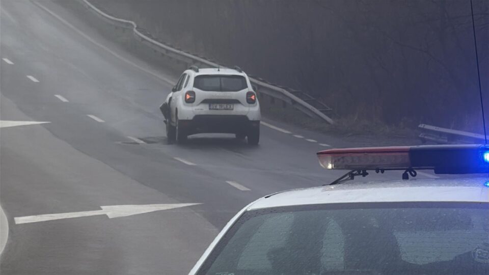 Șase persoane, între care trei minori, implicate într-un nou accident pe DN17