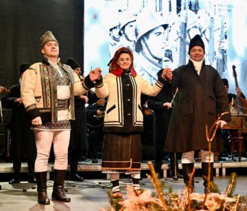 Artiști suceveni au onorat Ziua Bucovinei cu un spectacol folcloric autentic