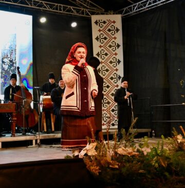 Artiști suceveni au onorat Ziua Bucovinei cu un spectacol folcloric autentic