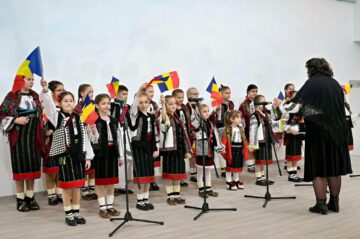 Ziua Bucovinei a fost sărbătorită „Cu dragoste de neam și țară” în orașul Vicovu de Sus