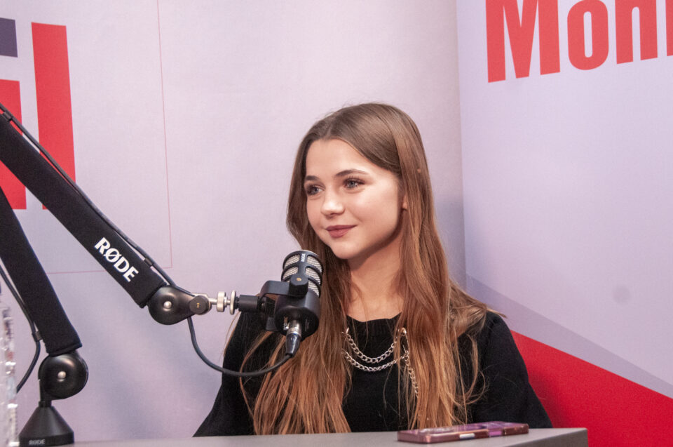 Suceveanca Alessia Pop merge mai departe la Vocea României, în etapa live-urilor