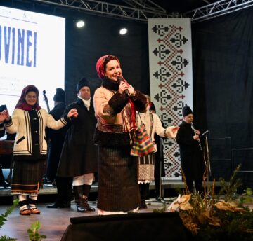 Artiști suceveni au onorat Ziua Bucovinei cu un spectacol folcloric autentic