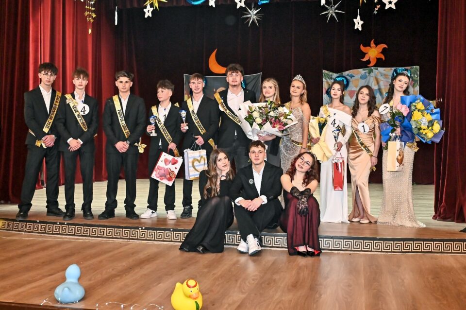 Gala Bobocilor, a Bucovinei și a Premianților, la Colegiul ,,Andronic Motrescu” din Rădăuți