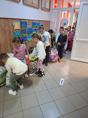 „Săptămâna fructelor și a legumelor donate” la Liteni – O nouă activitate SNAC în sprijinul vârstnicilor din comunitate