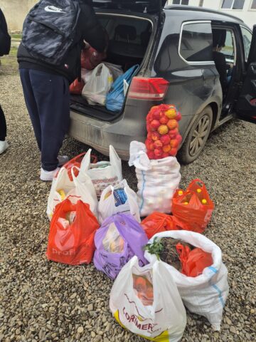 „Săptămâna fructelor și a legumelor donate” la Liteni – O nouă activitate SNAC în sprijinul vârstnicilor din comunitate