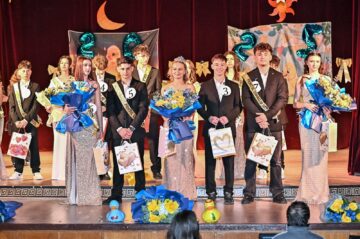 Gala Bobocilor, a Bucovinei și a Premianților, la Colegiul ,,Andronic Motrescu” din Rădăuți