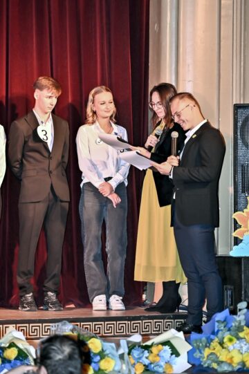 Gala Bobocilor, a Bucovinei și a Premianților, la Colegiul ,,Andronic Motrescu” din Rădăuți