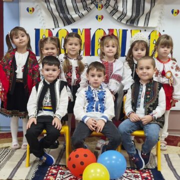 1 Decembrie prin ochi de copil: tradiție, istorie și identitate la Liceul Teoretic „Iorgu Vârnav Liteanu” din Liteni