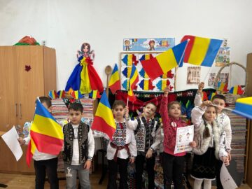 1 Decembrie prin ochi de copil: tradiție, istorie și identitate la Liceul Teoretic „Iorgu Vârnav Liteanu” din Liteni