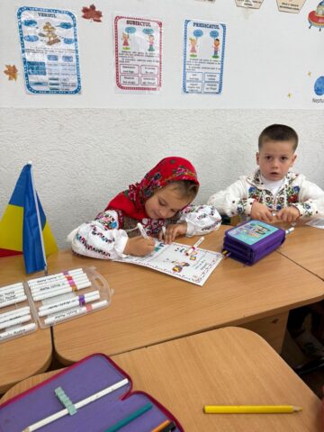 1 Decembrie prin ochi de copil: tradiție, istorie și identitate la Liceul Teoretic „Iorgu Vârnav Liteanu” din Liteni