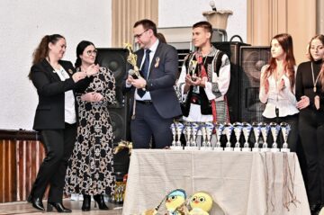 Gala Bobocilor, a Bucovinei și a Premianților, la Colegiul ,,Andronic Motrescu” din Rădăuți