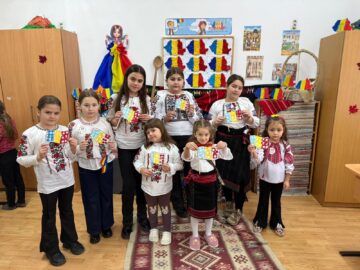 1 Decembrie prin ochi de copil: tradiție, istorie și identitate la Liceul Teoretic „Iorgu Vârnav Liteanu” din Liteni