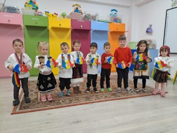 1 Decembrie prin ochi de copil: tradiție, istorie și identitate la Liceul Teoretic „Iorgu Vârnav Liteanu” din Liteni