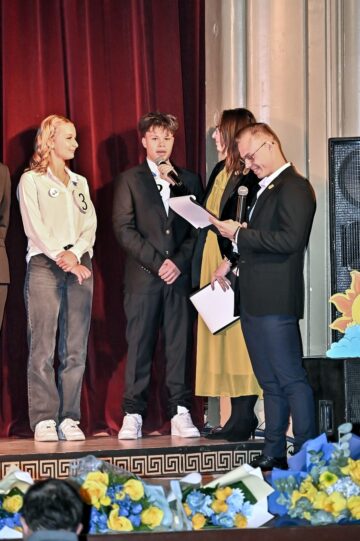 Gala Bobocilor, a Bucovinei și a Premianților, la Colegiul ,,Andronic Motrescu” din Rădăuți