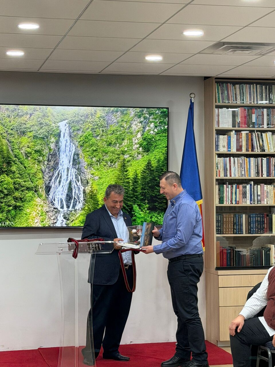 Delegația Sucevei, condusă de viceprimarul Daniel Ungurian, primită cu brațele deschise de reprezentanții comunităților românești din America