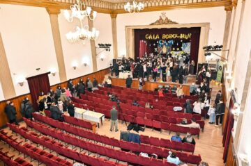 Gala Bobocilor, a Bucovinei și a Premianților, la Colegiul ,,Andronic Motrescu” din Rădăuți