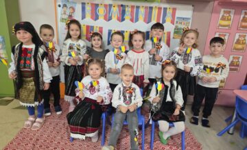 1 Decembrie prin ochi de copil: tradiție, istorie și identitate la Liceul Teoretic „Iorgu Vârnav Liteanu” din Liteni