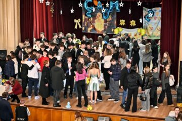 Gala Bobocilor, a Bucovinei și a Premianților, la Colegiul ,,Andronic Motrescu” din Rădăuți