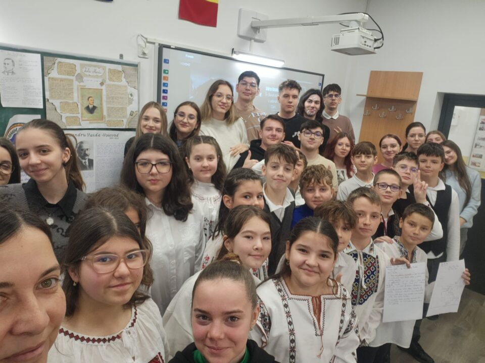 1 Decembrie – Lecția de istorie care unește generații la Liceul Teoretic „Iorgu Vârnav Liteanu” din Liteni