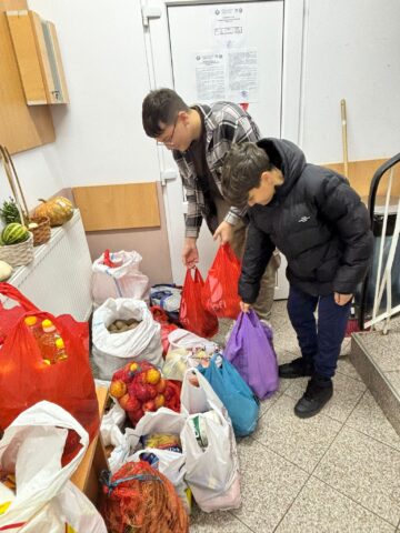 „Săptămâna fructelor și a legumelor donate” la Liteni – O nouă activitate SNAC în sprijinul vârstnicilor din comunitate