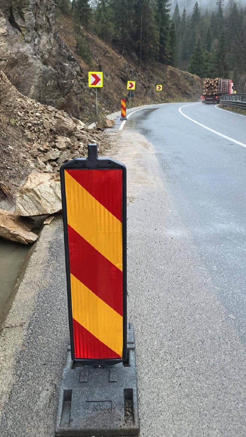 Avertisment: Căderi de pietre la Iacobeni și Cârlibaba, pe DN18