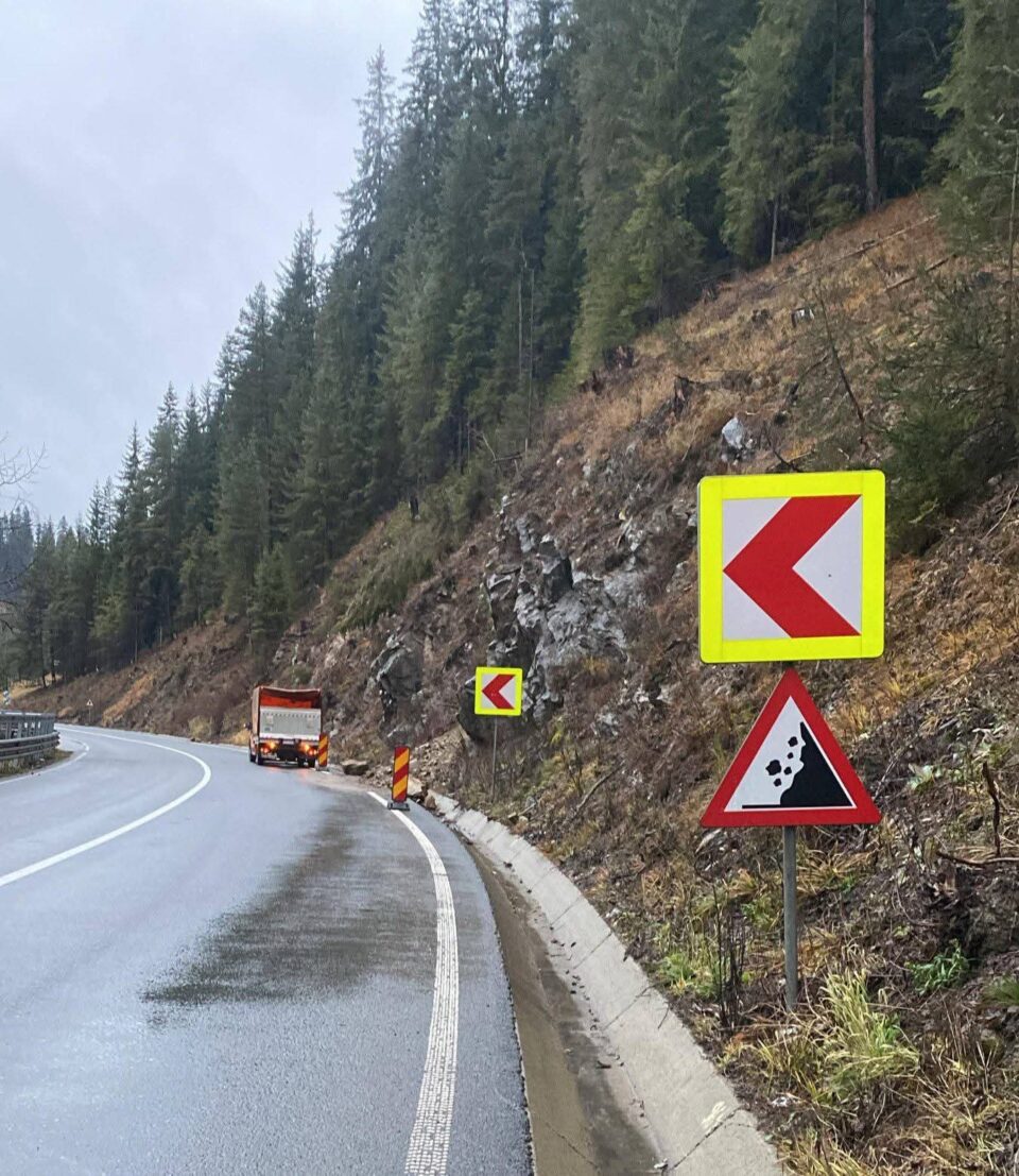 Avertisment: Căderi de pietre la Iacobeni și Cârlibaba, pe DN18