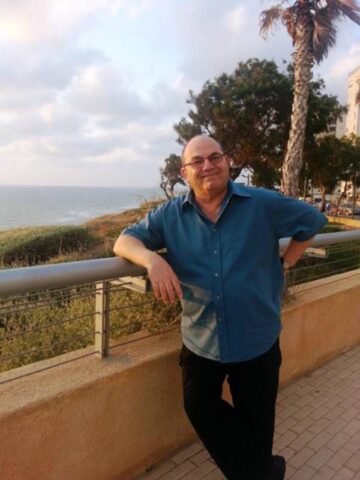 S-a stins muzicianul sucevean Bondy Stenzler, unul dintre membrii fondatori ai trupei Roșu și Negru