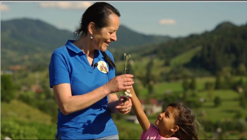 Nicoleta Bogoș, „profesoara faptelor bune”, printre cei zece finaliști ai campaniei „Omul anului 2025”