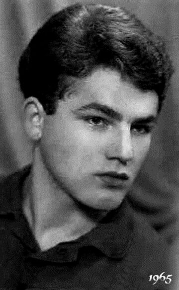 S-a stins muzicianul sucevean Bondy Stenzler, unul dintre membrii fondatori ai trupei Roșu și Negru